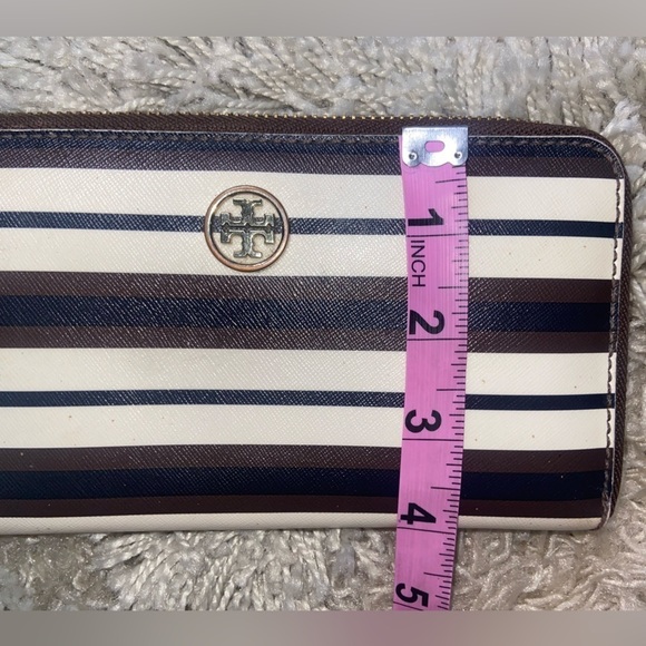 Tory Burch Women’s Classic Zip Around Wallet Robinson Stripe Gold Zipper - Picture 10 of 10